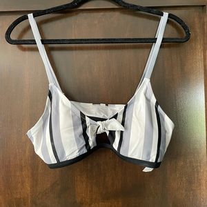 CUPSHE Swimsuit Top